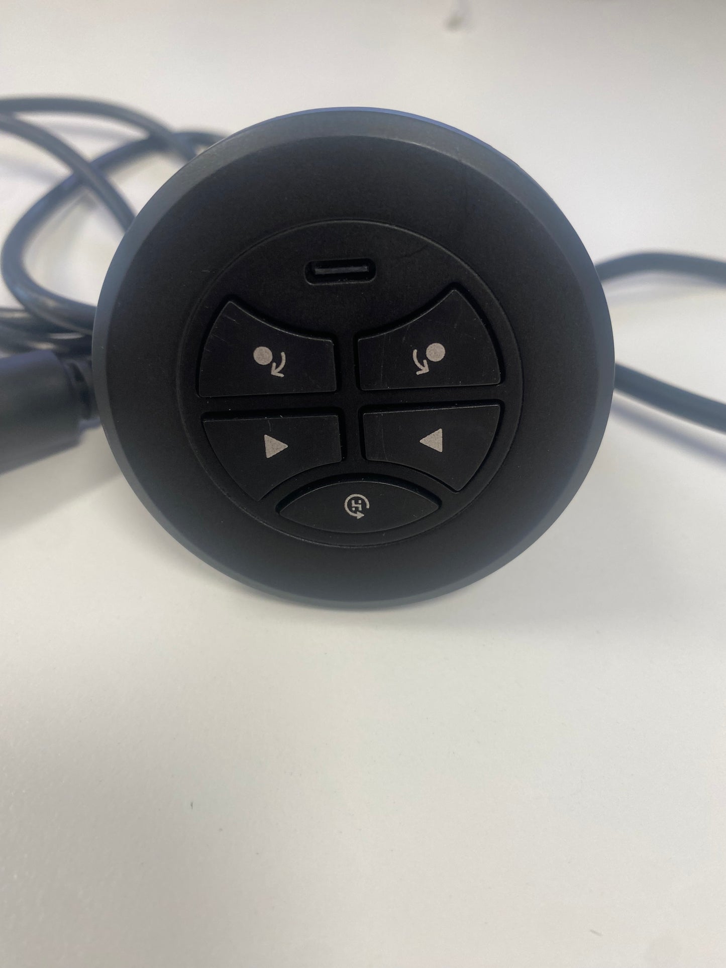 Manhattan Seating 5 Button USB-C