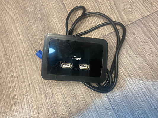 Manhattan Seating Hudson USB Port
